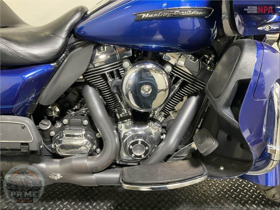 2016 Harley-Davidson FLTRU ROAD GLIDE ULTRA — фото 6