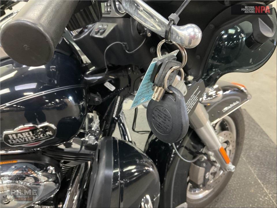 2013 Harley-Davidson FLHTCUTG TRIGLIDE UL CLSC — фото 19