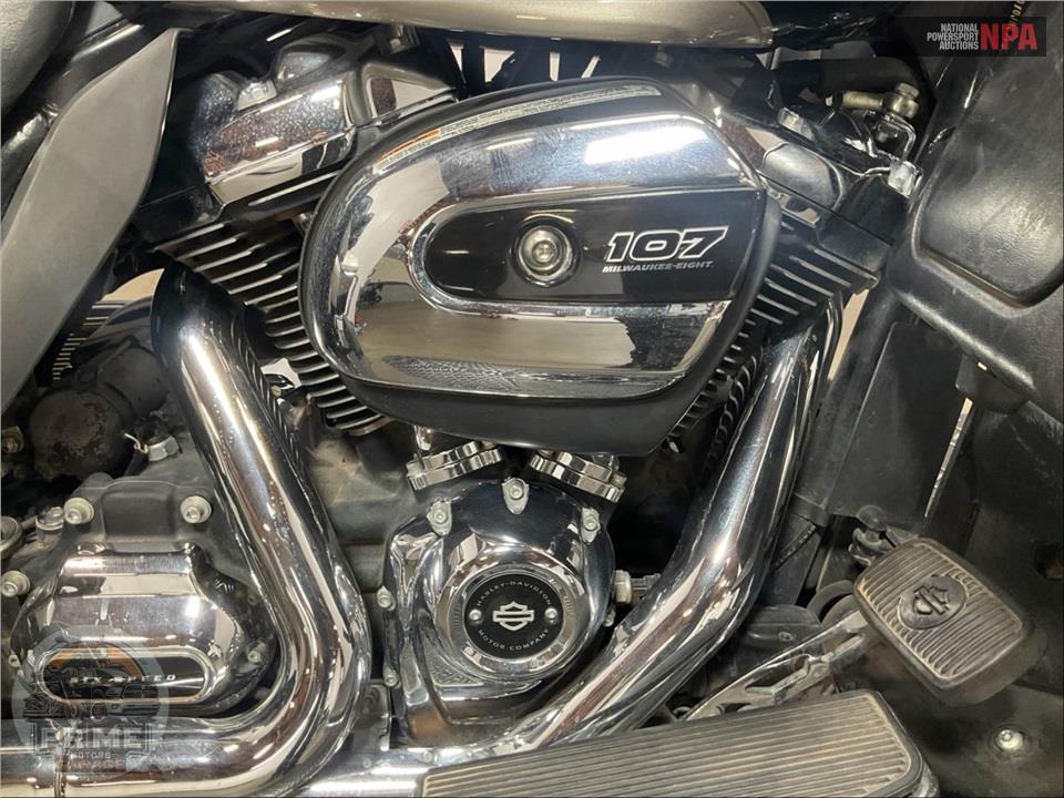 2018 Harley-Davidson FLTRU ROAD GLIDE ULTRA — фото 6
