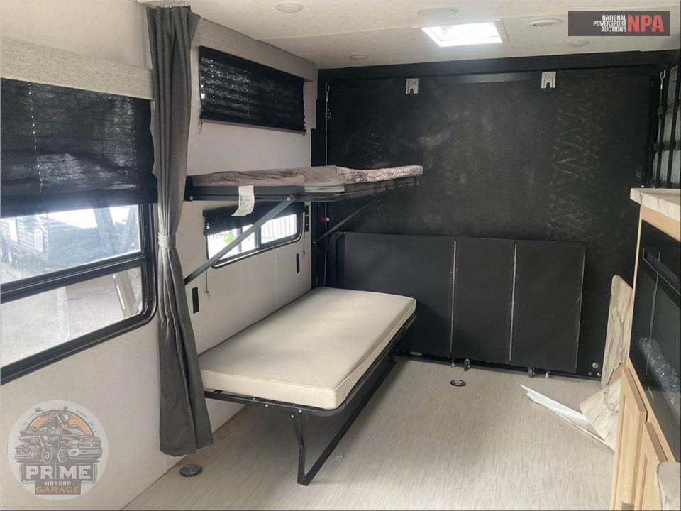 2023 Wildwood By Forest River M-270RTKX - FSX PLATINUM TOY HAULER SERIES — фото 7