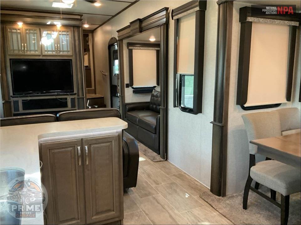 2019 Keystone Rv M-3701 LK - MONTANA 20TH ANNIVERSARY FIFTH WHEEL SERIES — фото 8