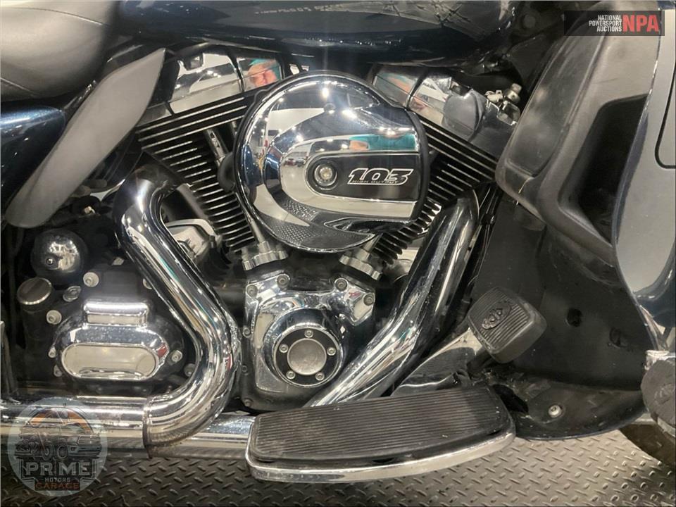 2016 Harley-Davidson FLHTCUTG TRIGLIDE ULTRA CLASSIC — фото 6