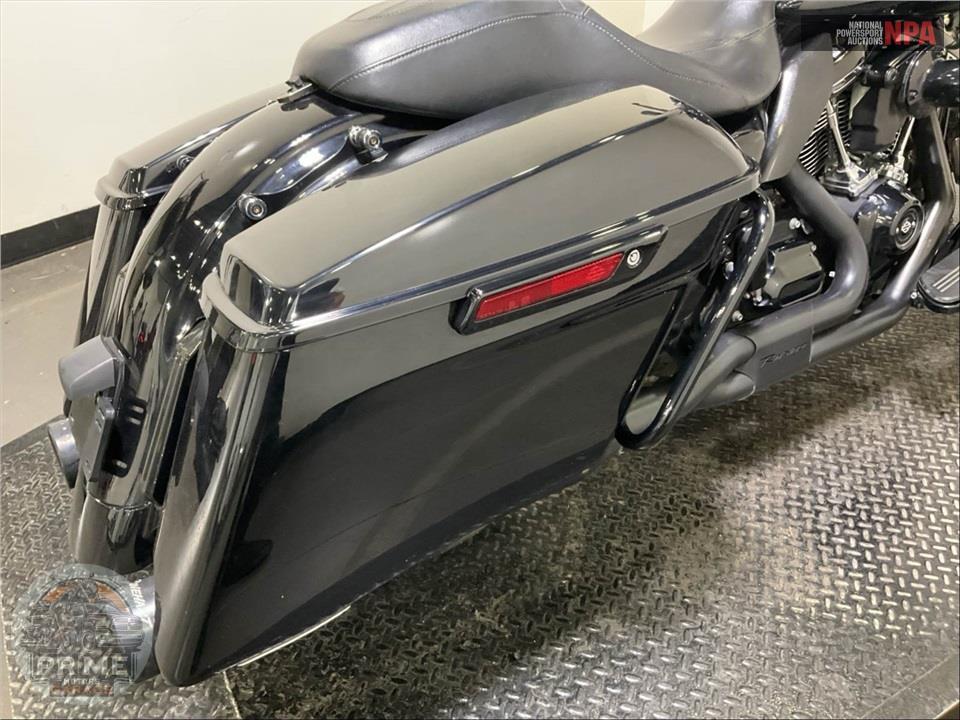 2018 Harley-Davidson FLHXS STREET GLIDE SPECIAL — фото 31