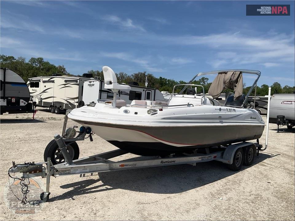 2015 Hurricane Boat SUNDECK SPORT 211 L=21/ E=1-150HP YAMAHA OB — фото 2