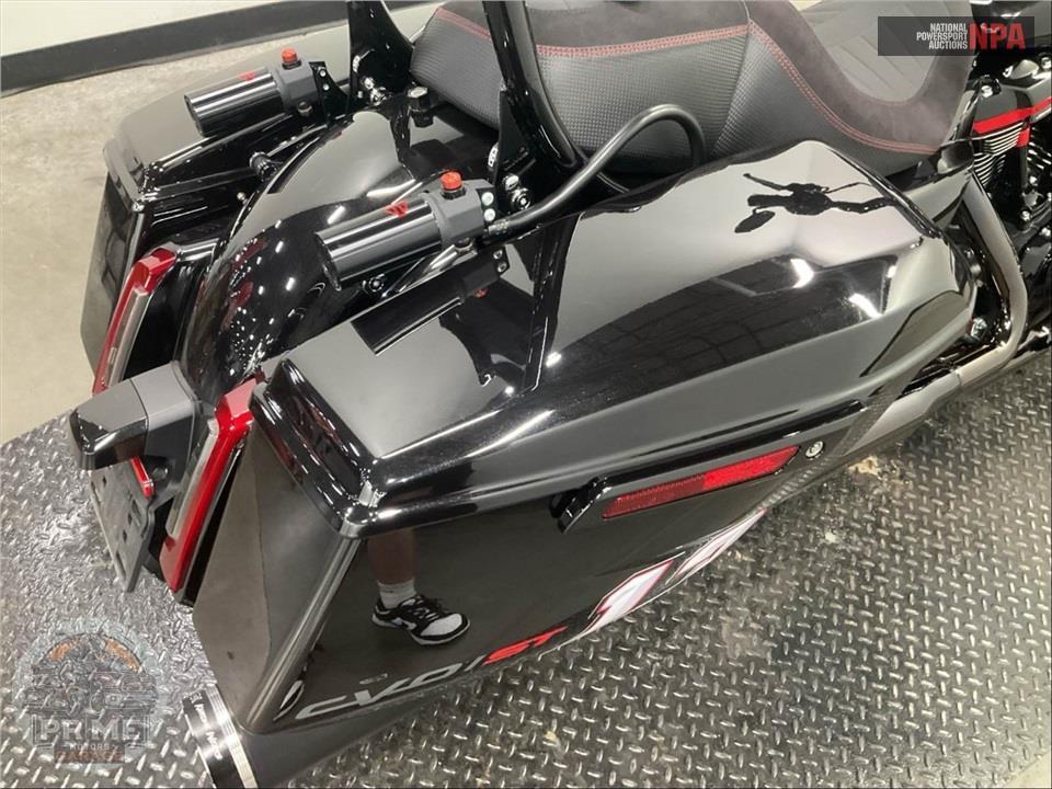 2024 Harley-Davidson FLTRXSTSE CVO ROAD GLIDE ST — фото 18