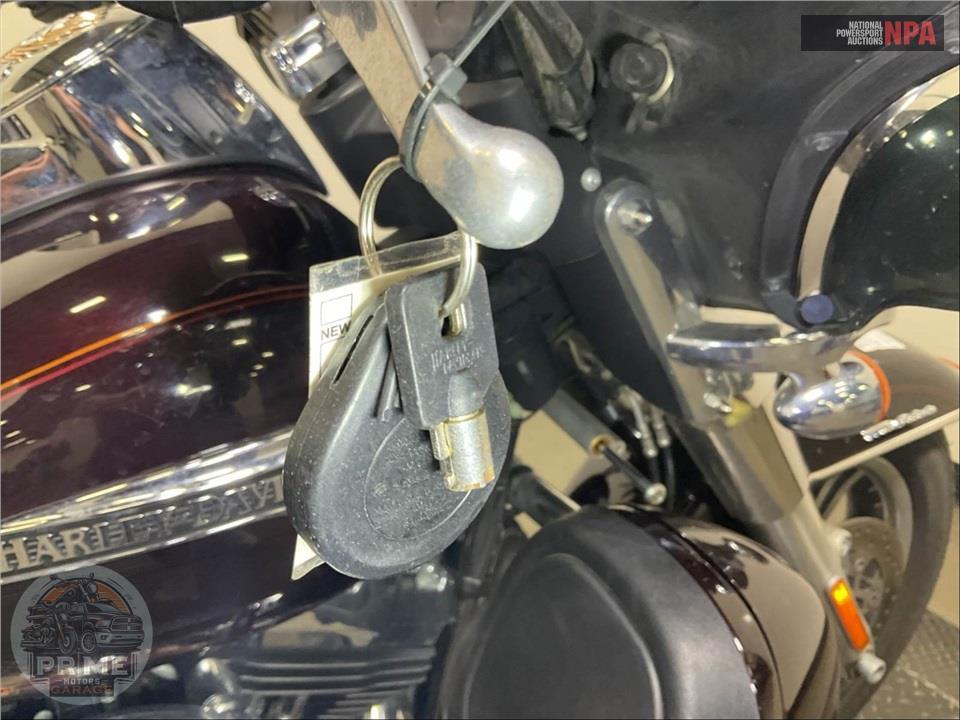 2014 Harley-Davidson FLHTCUTG TRIGLIDE ULTRA CLASSIC — фото 10