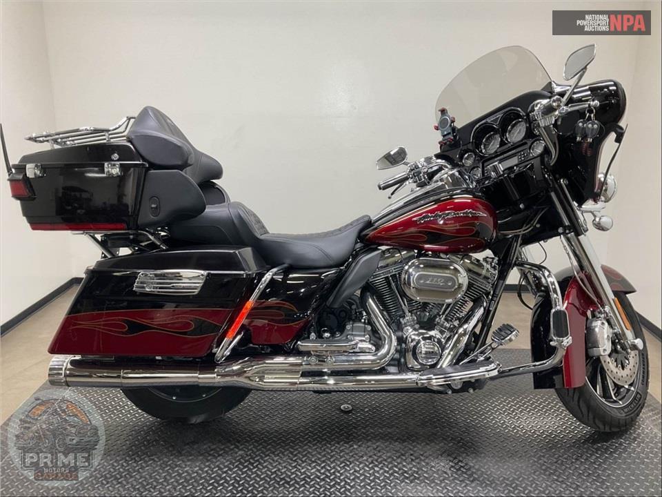 2011 HARLEY-DAVIDSON FLHTCUSE6