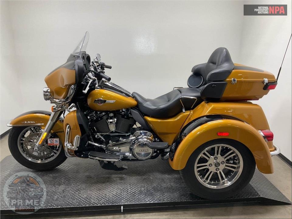 2023 Harley-Davidson FLHTCUTG TRI GLIDE ULTRA CLASSIC — фото 3