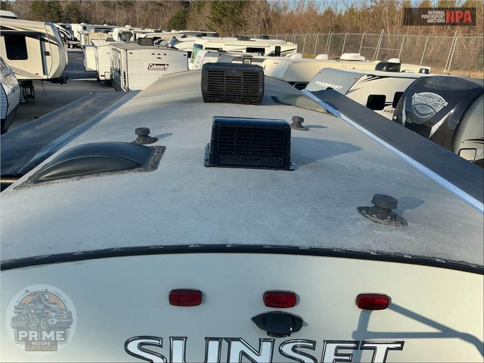 2017 Crossroads Rv M-26 SI - SUNSET TRAIL GRAND RESERVE SERIES — фото 50
