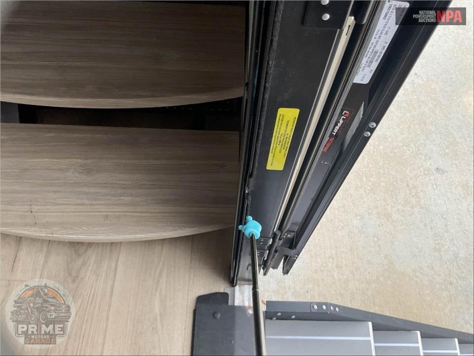 2024 Alliance Rv M-42V13 - VALOR FIFTH WHEEL SERIES — фото 39