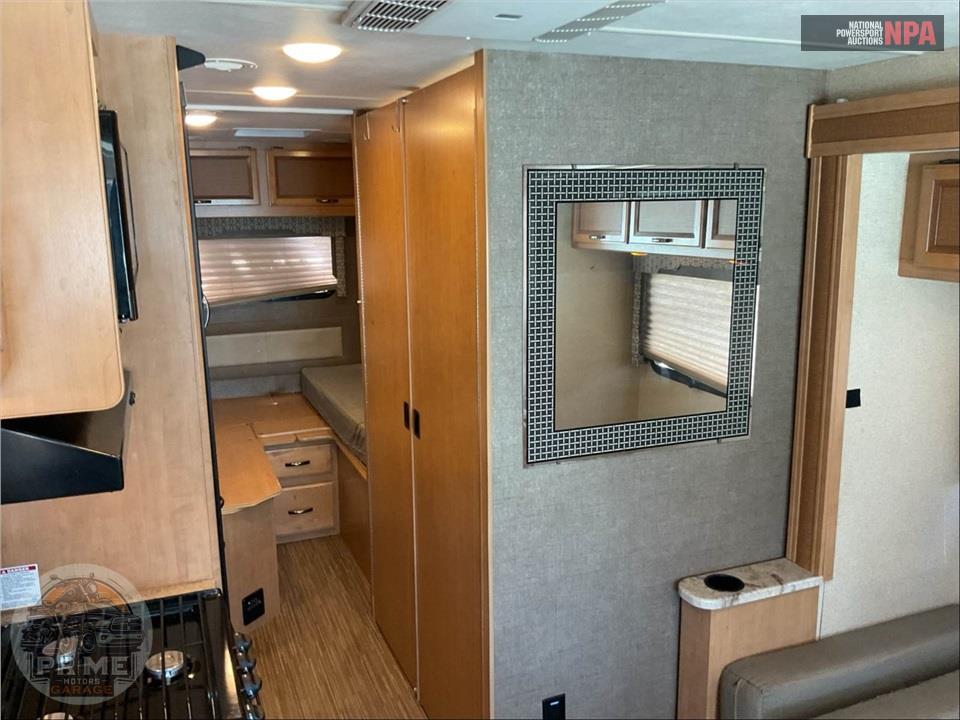 2017 Thor Motor Coach M-24.1 FORD - AXIS SERIES — фото 7