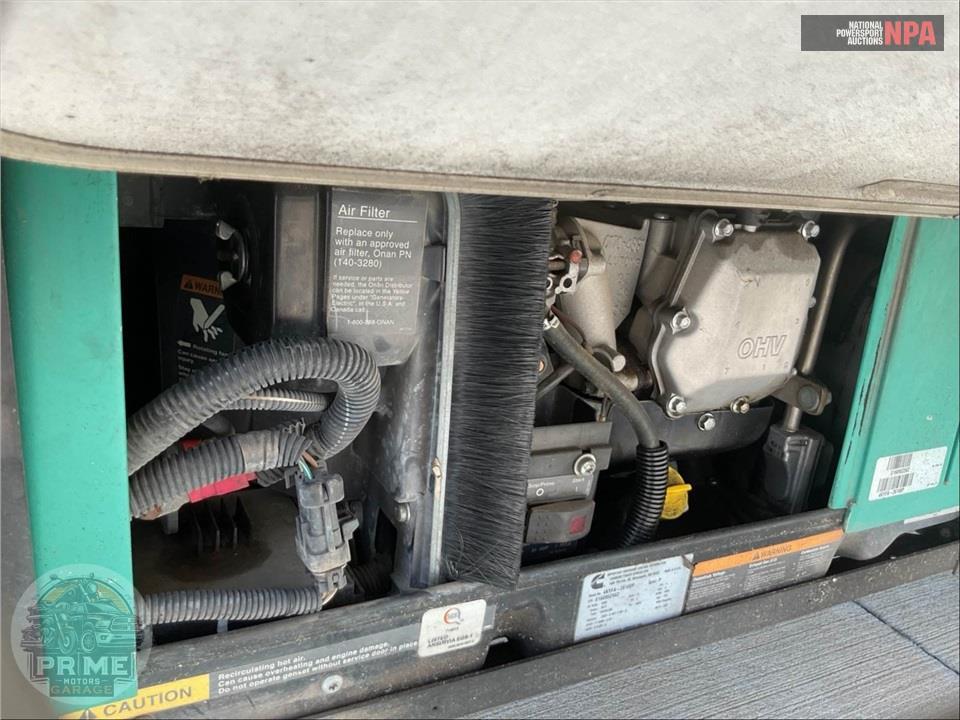 2017 Thor Motor Coach M-28Z E450-V10 - CHATEAU SERIES — фото 37