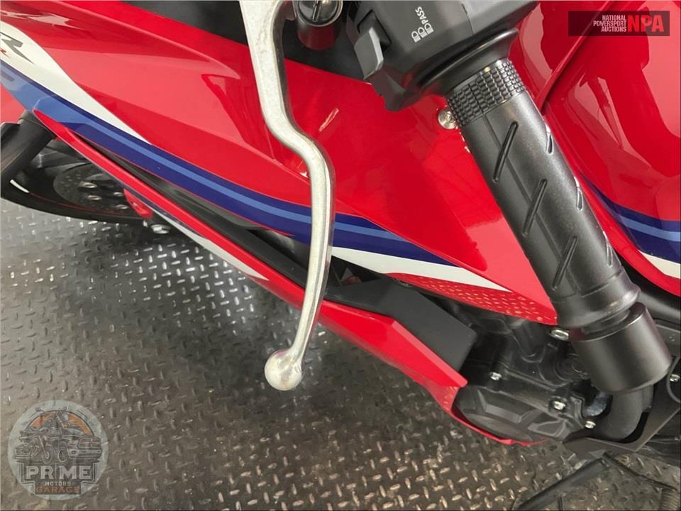 2024 Honda CBR650R E-CLUTCH — фото 19
