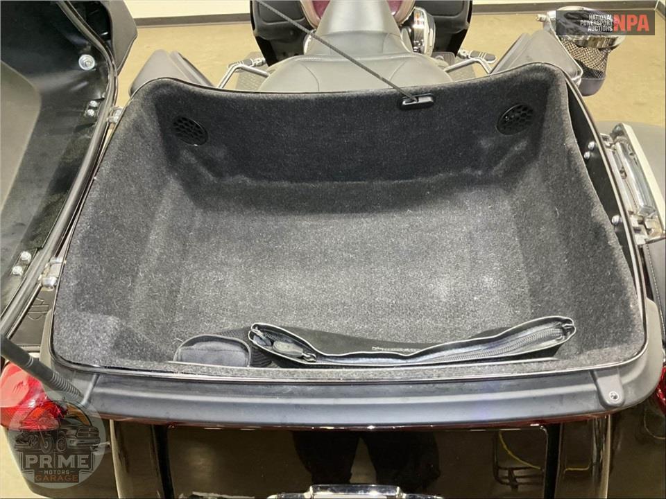 2014 Harley-Davidson FLHTCUTG TRIGLIDE ULTRA CLASSIC — фото 24