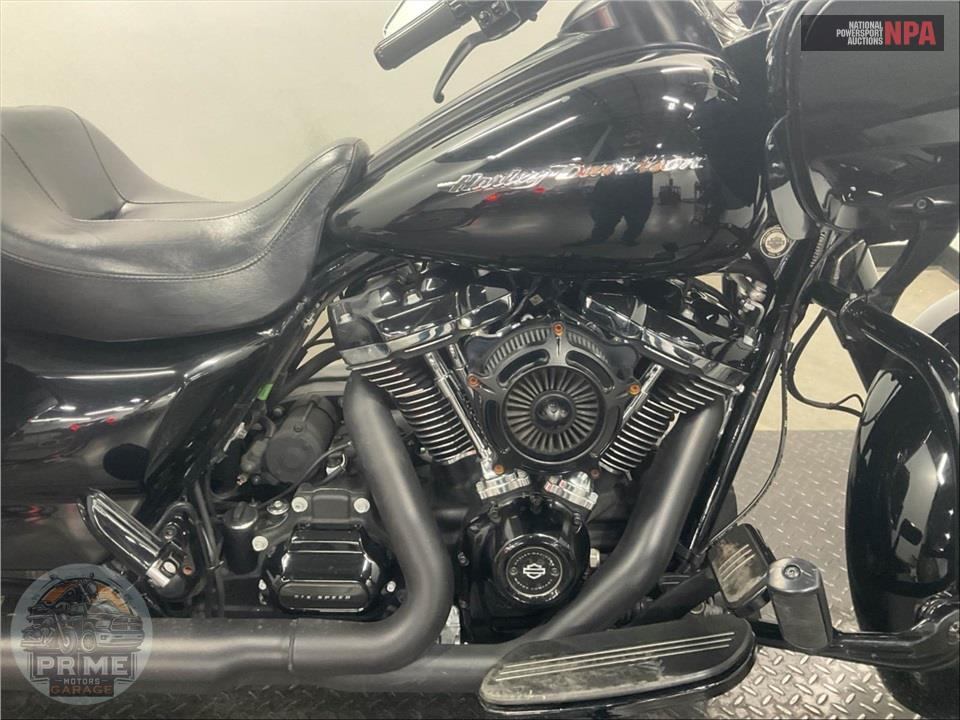 2017 Harley-Davidson FLTRXS ROAD GLIDE SPECIAL — фото 6