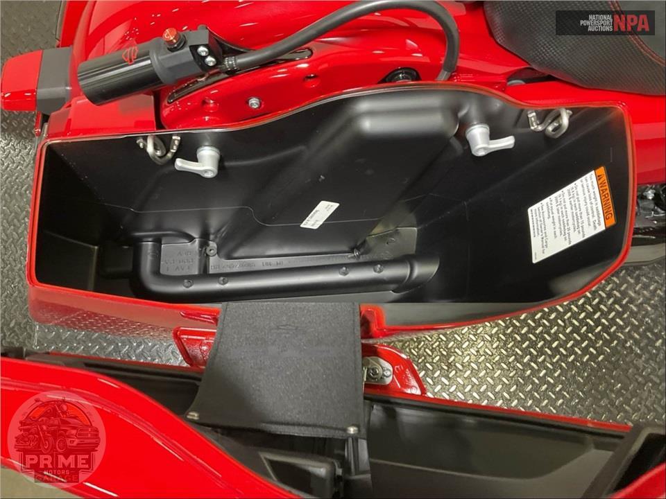 2025 Harley-Davidson FLTRXSTSE CVO ROAD GLIDE ST — фото 18