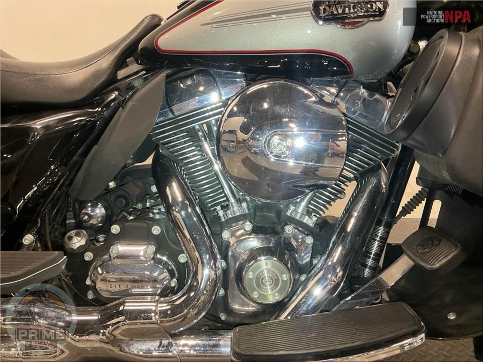 2011 Harley-Davidson FLHTCU UL CLSC EL GLIDE — фото 6