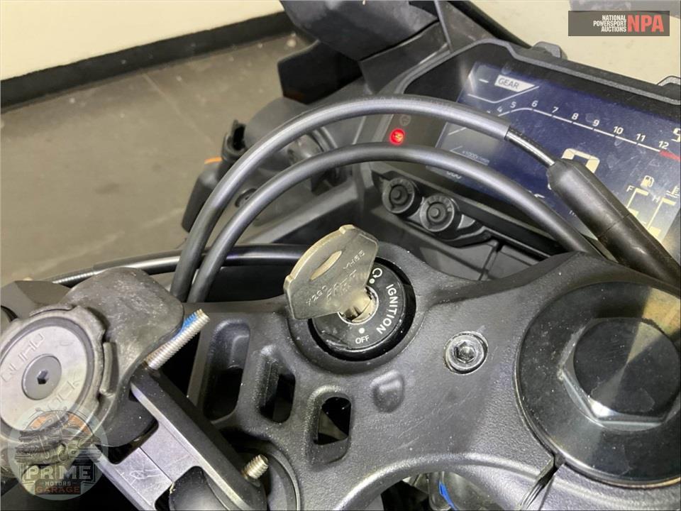 2025 Yamaha YZF-R3 — фото 9