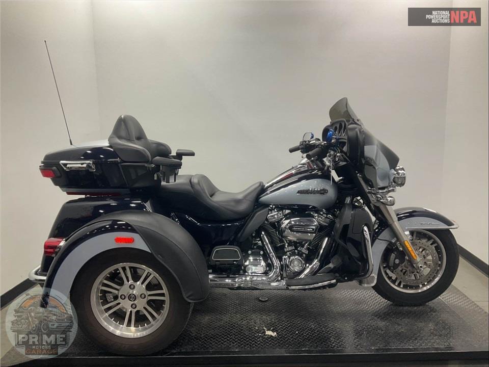 2019 Harley-Davidson FLHTCUTG TRI GLIDE ULTRA — фото 1