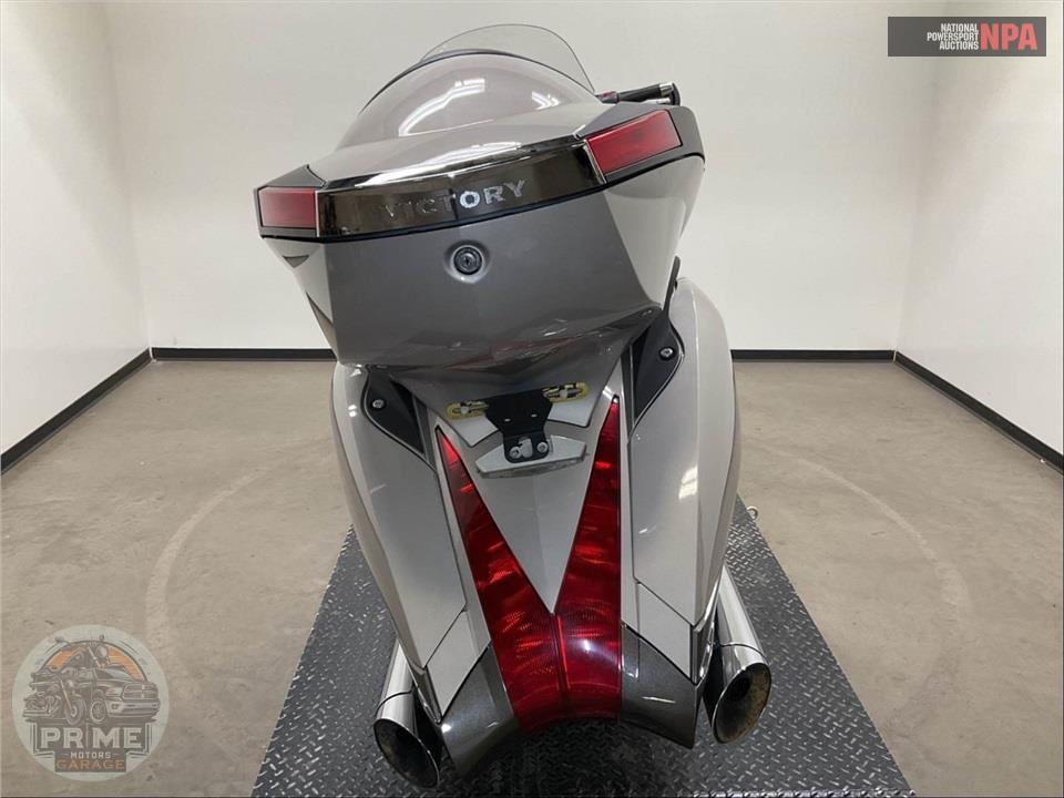2013 Victory Motorcycles VISION TOUR — фото 4