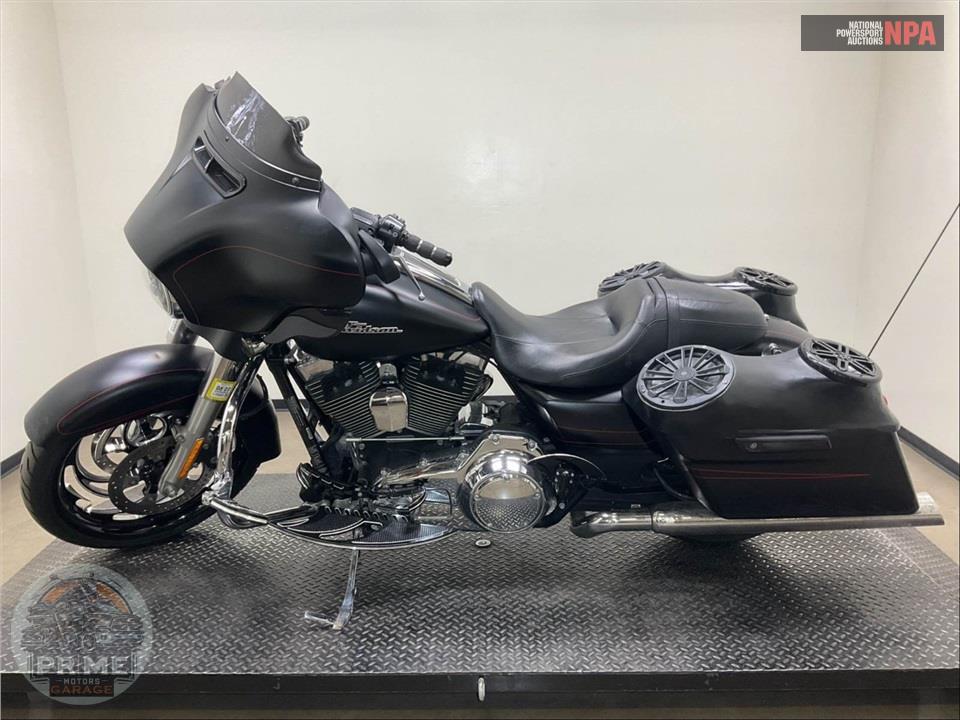 2015 Harley-Davidson FLHXS STREET GLIDE SPECIAL — фото 3