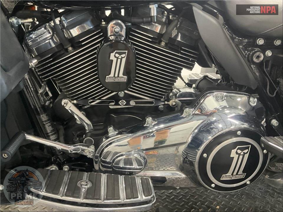 2019 Harley-Davidson FLHTCUTG TRI GLIDE ULTRA — фото 7