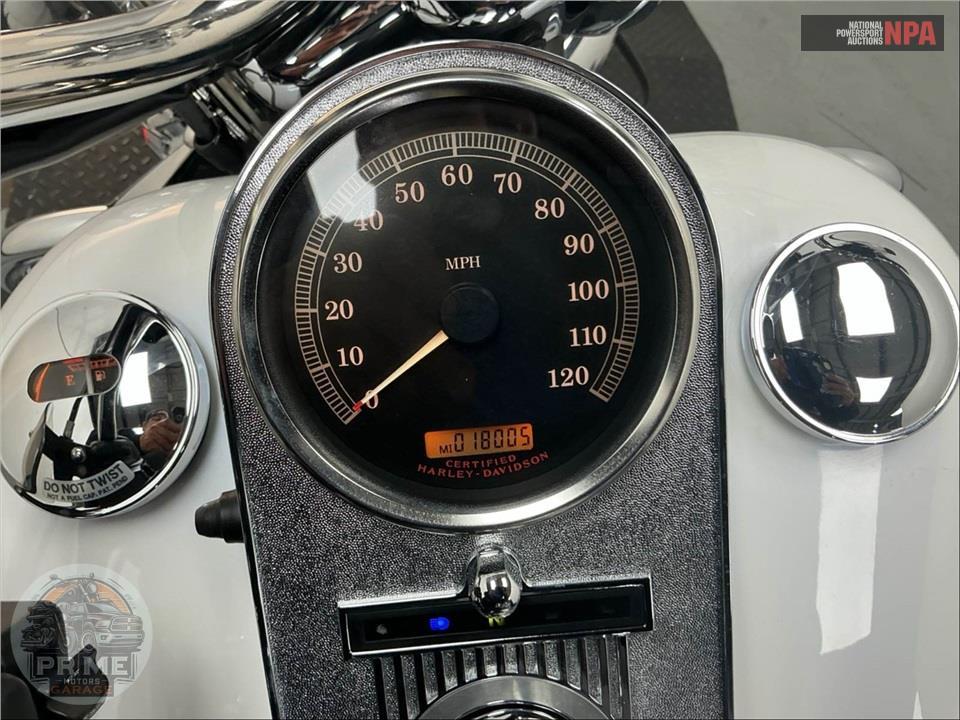 2006 Harley-Davidson FLHRI ROAD KING — фото 5