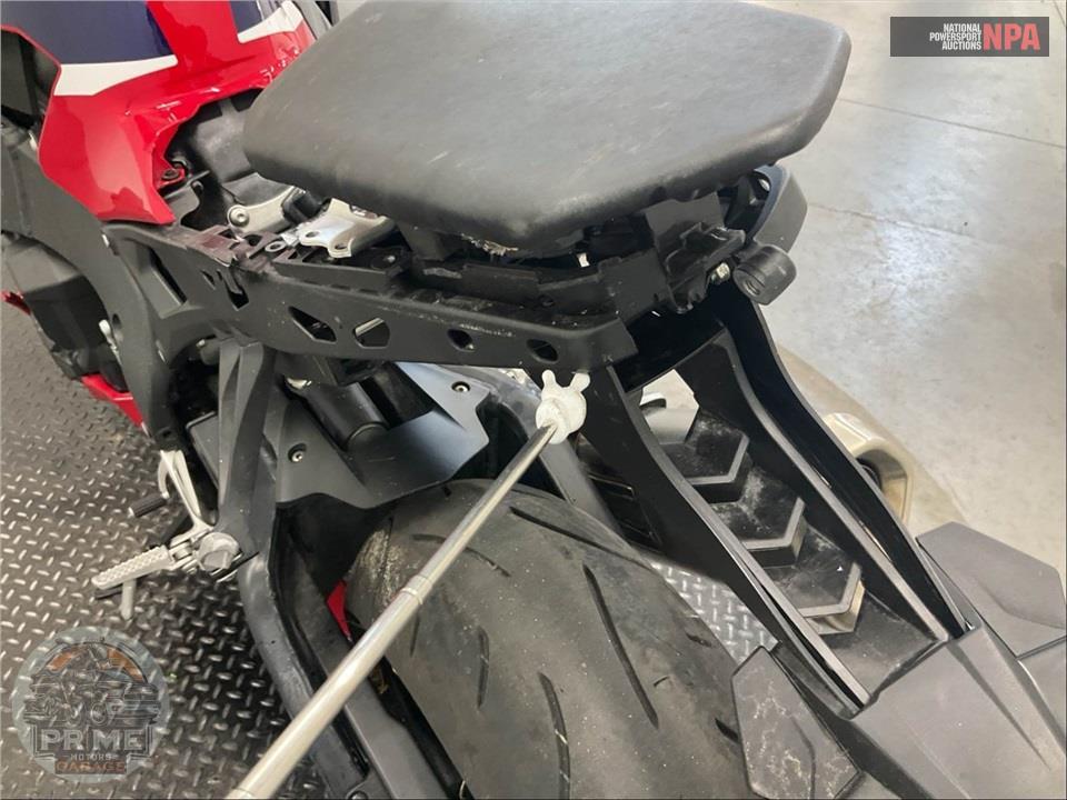 2023 Honda CBR1000RR — фото 16