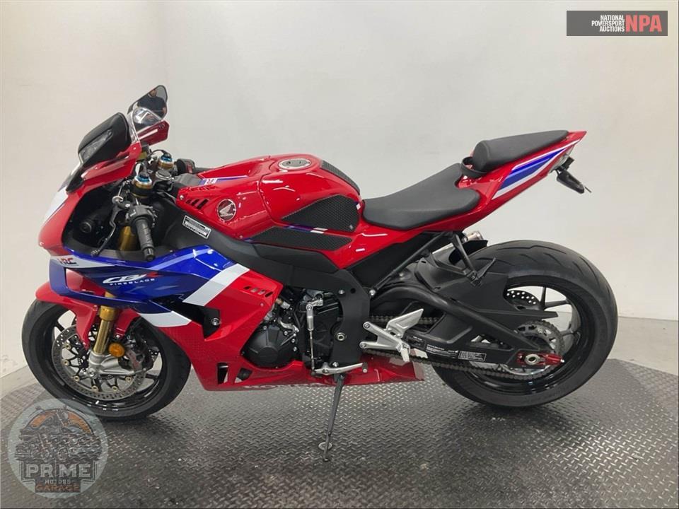 2025 Honda CBR1000RR-R FIREBLADE SP — фото 3