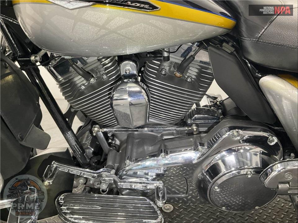 2012 Harley-Davidson FLHTCUSE7 SCREAMIN EAGLE — фото 7