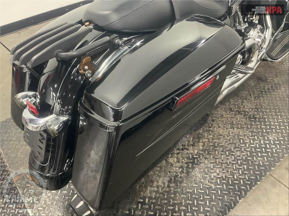 2016 Harley-Davidson FLHXS STREET GLIDE SPECIAL — фото 17