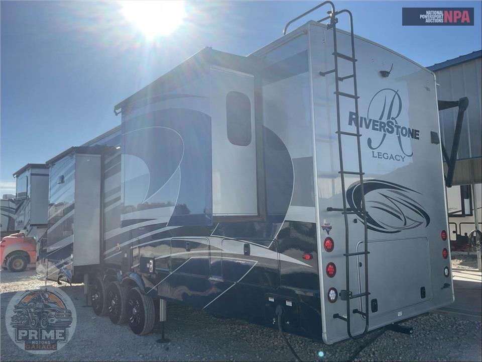 2024 Riverstone M-425FO - FIFTH WHEEL SERIES — фото 3