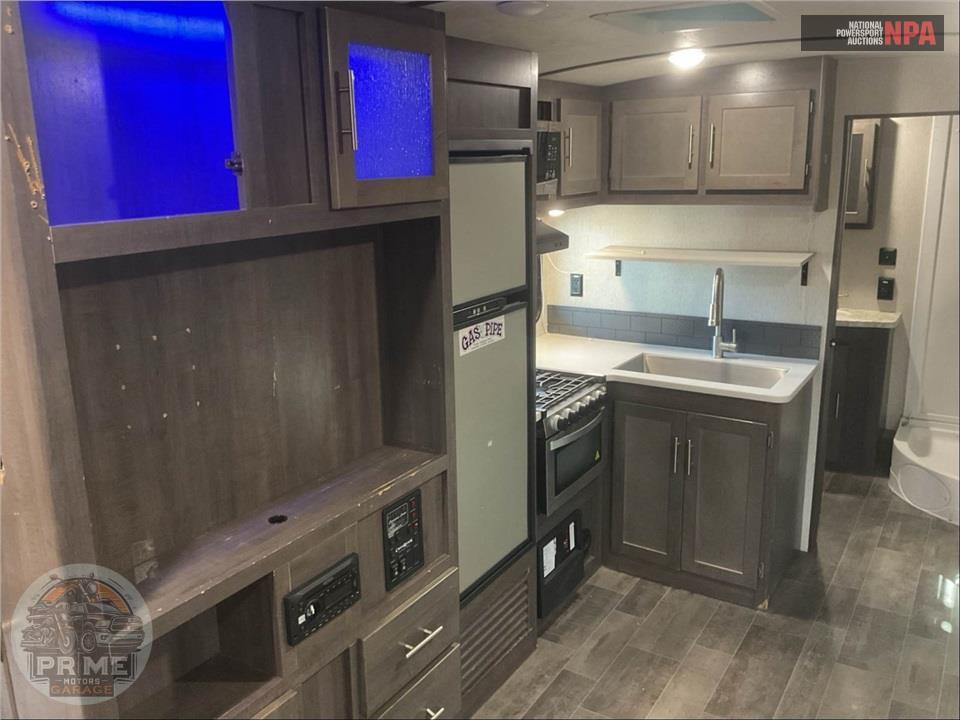 2020 Crossroads Rv M-253 RB - SUNSET TRAIL SUPER LITE SERIES — фото 7