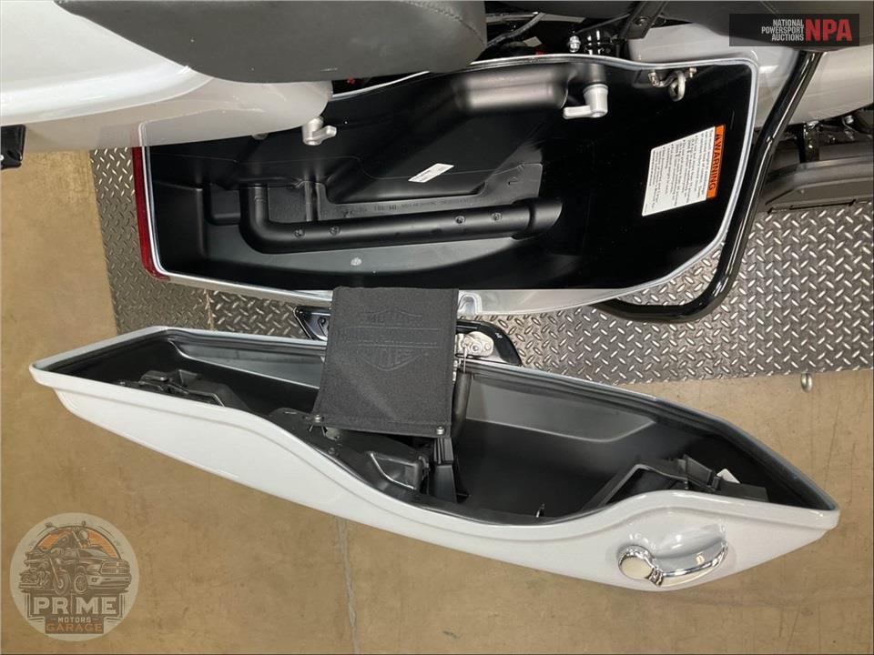 2025 Harley-Davidson FLHXU STEET GLIDE ULTRA — фото 17