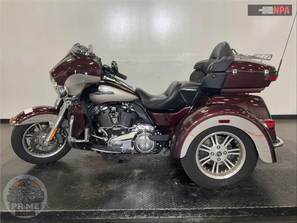 2018 Harley-Davidson FLHTCUTG TRI GLIDE ULTRA — фото 3