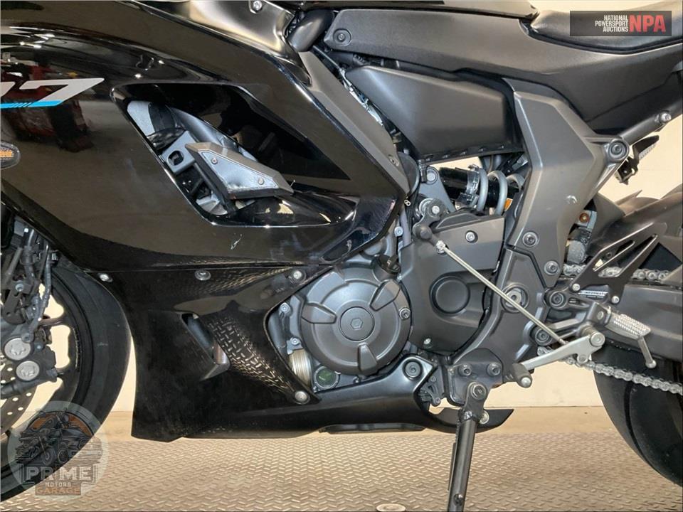 2022 Yamaha YZF-R7 — фото 7