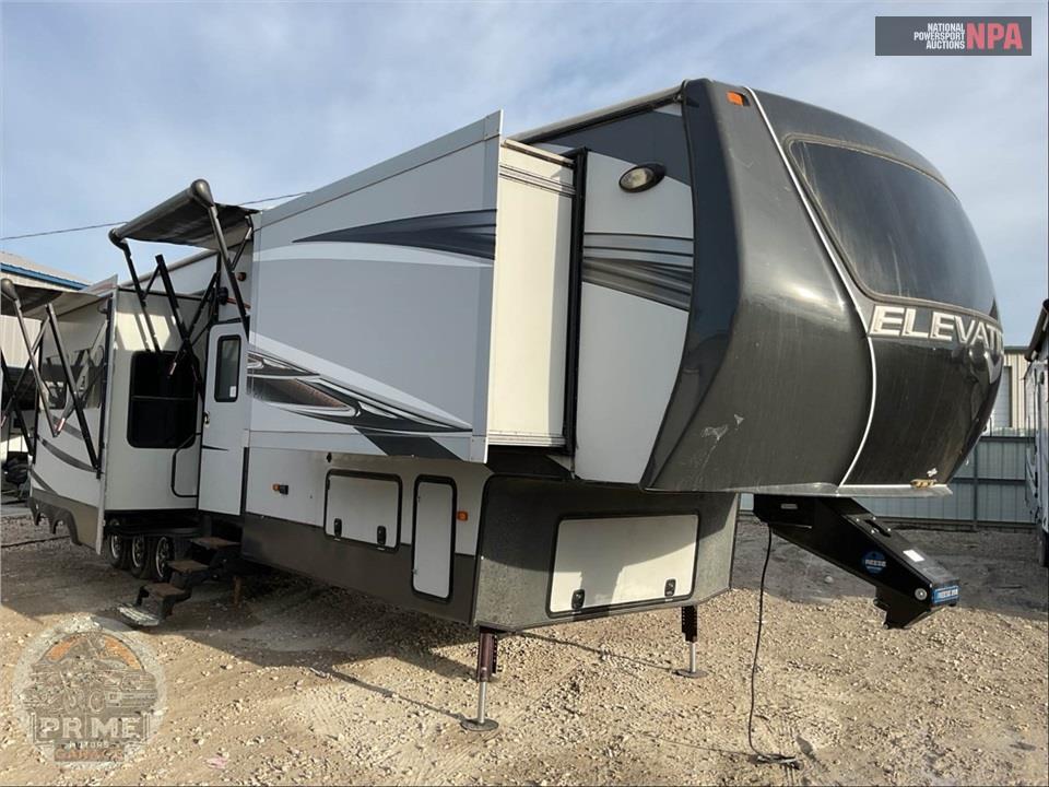 2015 Crossroads Rv LAS VEGAS - ELEVATION TOY HAULER TOY HAULER SERIES — фото 1
