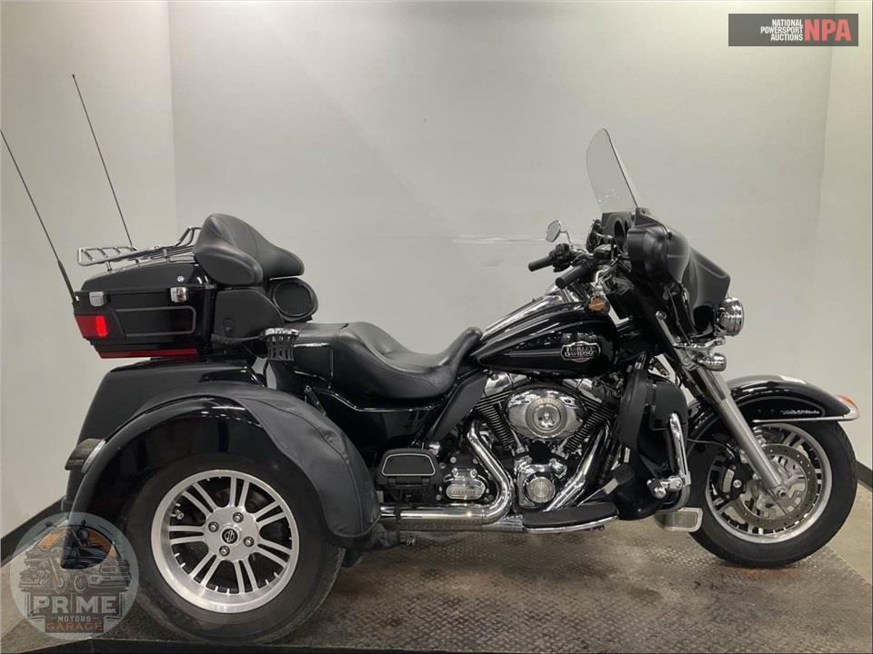 2013 Harley-Davidson FLHTCUTG TRIGLIDE UL CLSC — фото 1