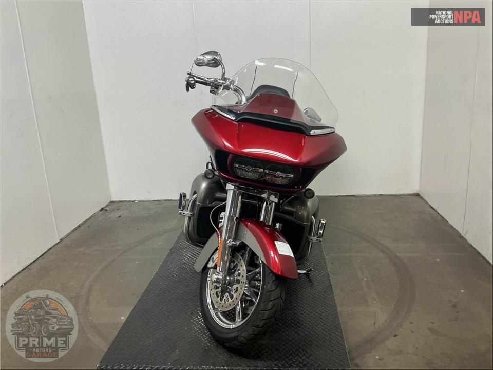2016 Harley-Davidson FLTRUSE CVO ROAD GLIDE ULTRA — фото 2