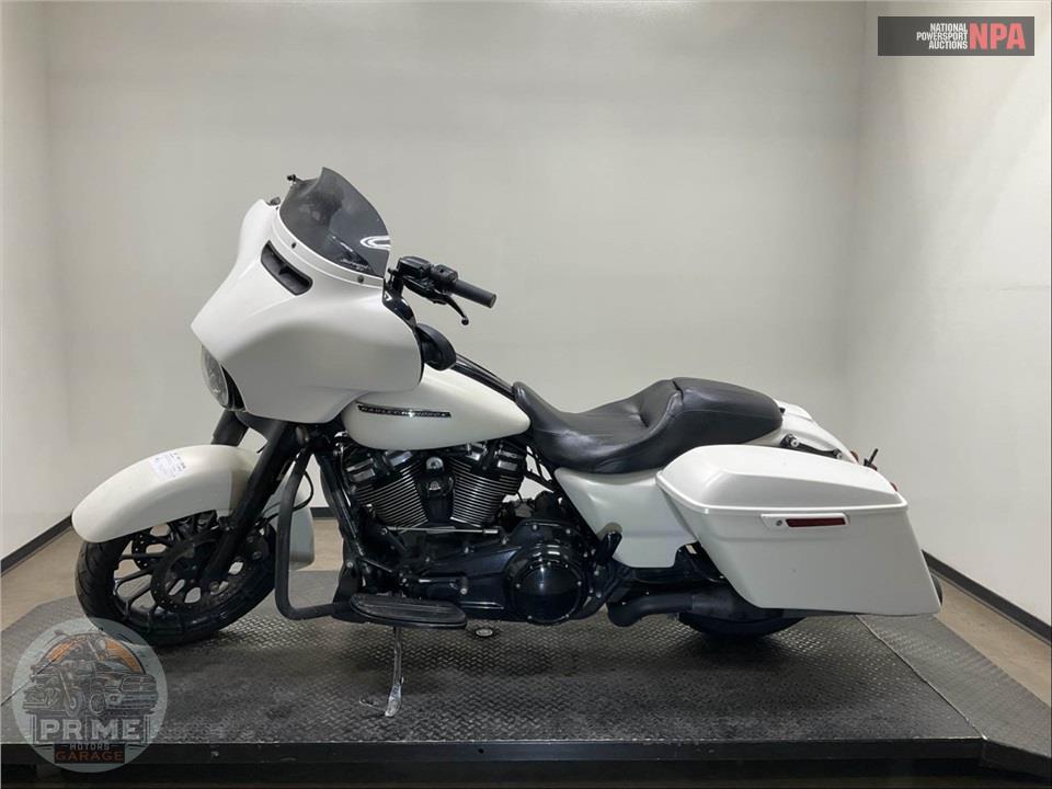 2018 Harley-Davidson FLHXS STREET GLIDE SPECIAL — фото 3