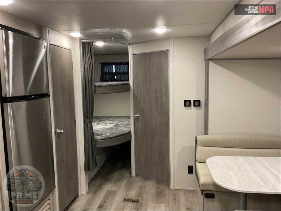 2025 Coachmen By Forest River M-261 BHS - CATALINA SUMMIT SERIES — фото 7