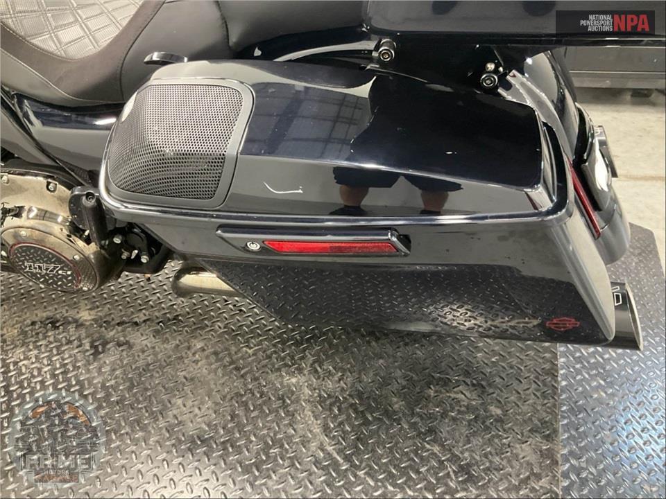 2022 Harley-Davidson FLTRXSE CVO ROAD GLIDE — фото 18