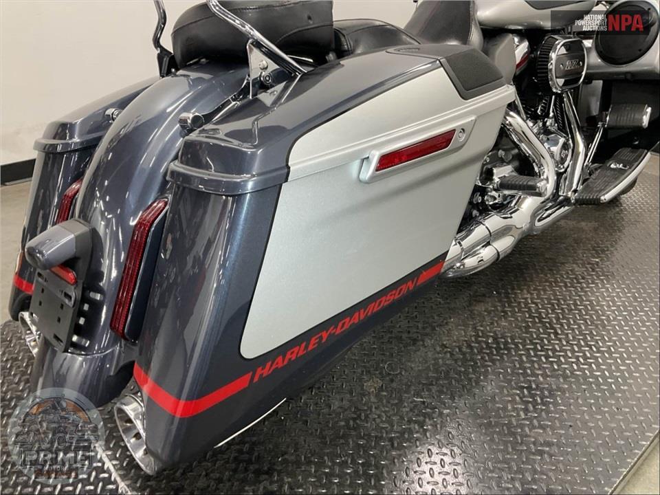 2019 Harley-Davidson FLHXSE CVO STREET GLIDE — фото 23
