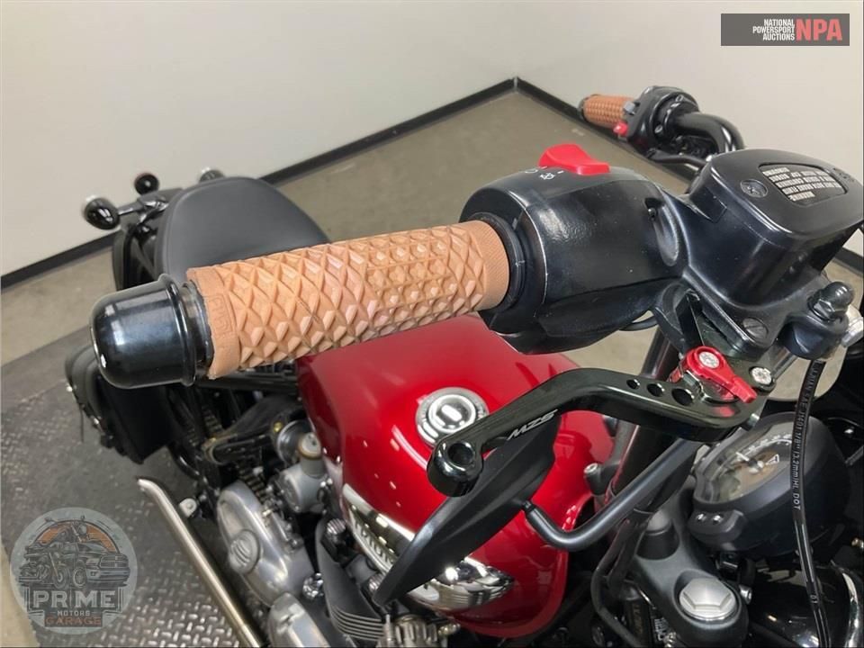 2018 Triumph BONNEVILE BOBBER (RED) — фото 19