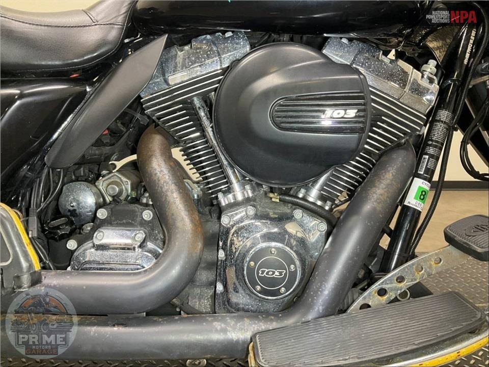 2011 Harley-Davidson FLHP POLICE ROAD KING — фото 6