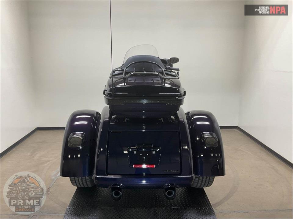 2025 Harley-Davidson FLHTCUTG TRI GLIDE ULTRA CLASSIC — фото 4