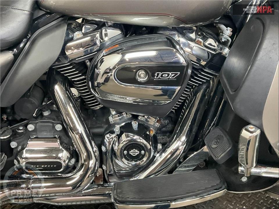 2017 Harley-Davidson FLHTCU ELECTRA GLIDE ULTRA CLASSIC — фото 6