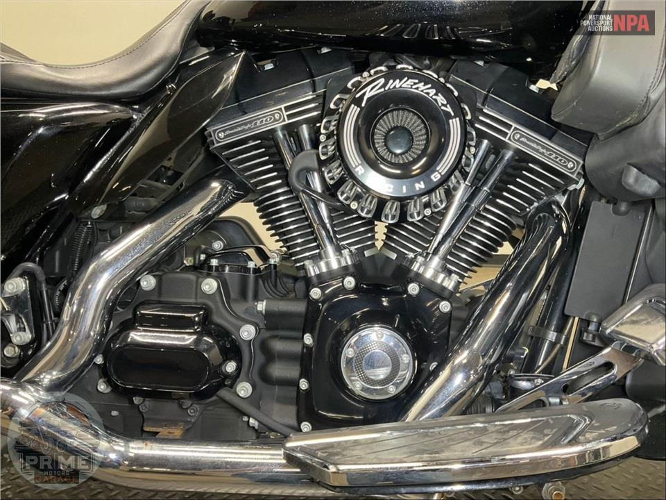 2016 Harley-Davidson FLHXSE CVO STREET GLIDE SPECIAL — фото 6