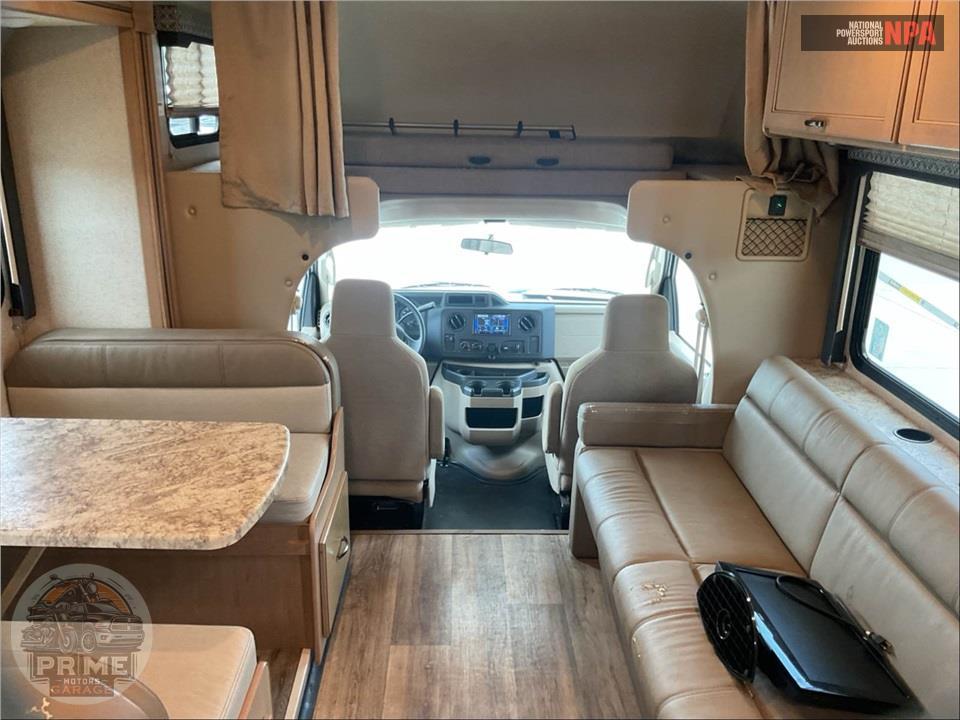 2020 Thor Motor Coach M-31W E450-V10 - FOUR WINDS SERIES — фото 15