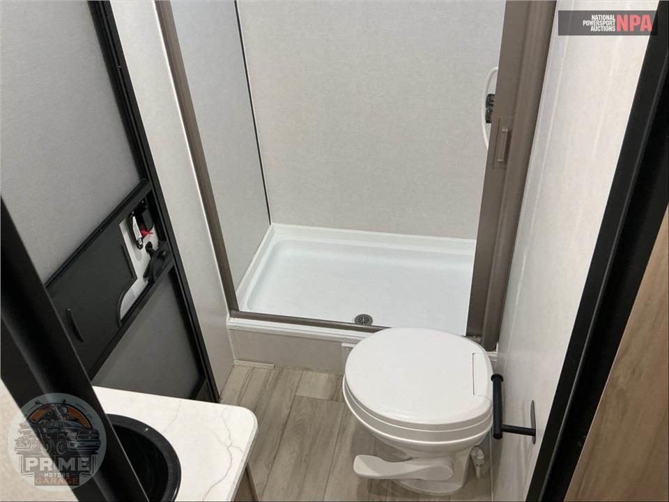 2025 Keystone Rv M-26 BX - COLEMAN LIGHT SERIES — фото 15